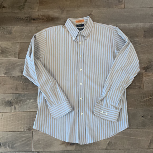 Men’s Dockers dress shirt size medium - Picture 2 of 4